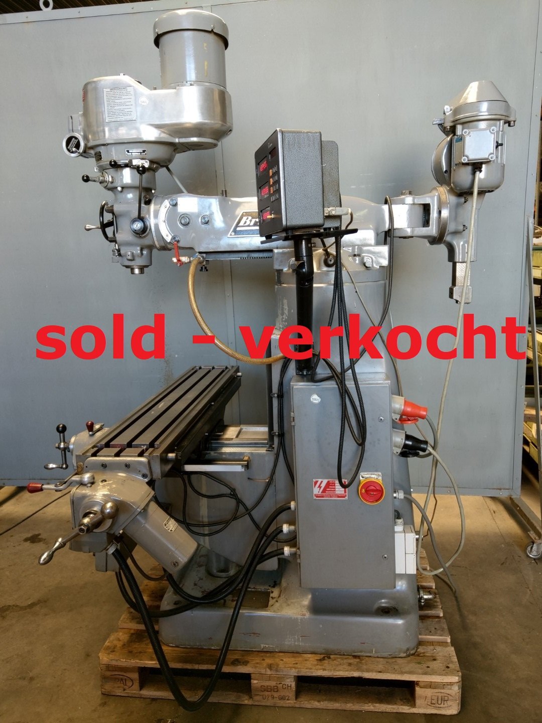 Verticale toren freesmachine Bridgeport met steekkop - sold - nr. 1
