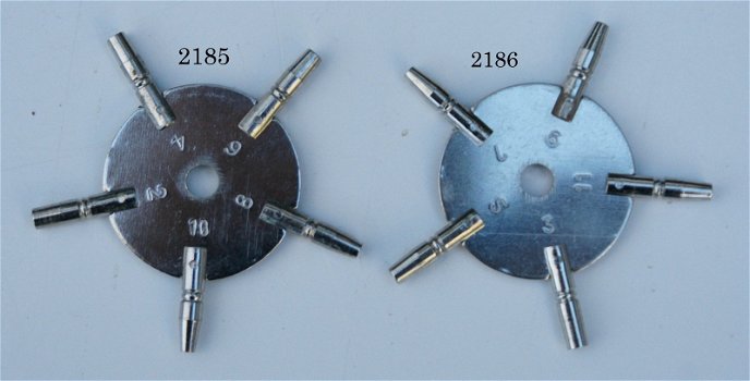 Staal vernikkelde kloksleutel / opwindsleutel nr. 4 = 3,25 mm. - 3