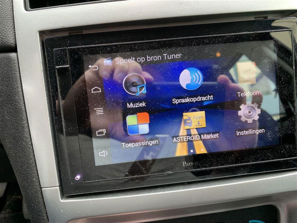 Parrot Asteroid Smart (Radio, Carkit, Multimedia) - Afbeelding 3