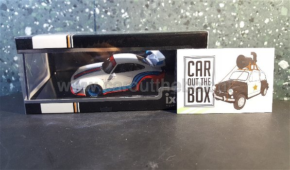 Porsche 911 RWB (993) Martini wit 1:43 Ixo - 4