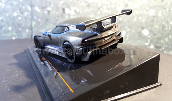 Aston Martin Vulcan 2015 1:43 Ixo - 2