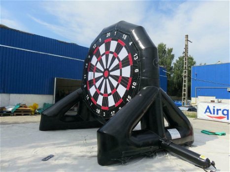 TE KOOP: Opblaasbaar Mega Dartbord Spel - 4.5 meter! - 2