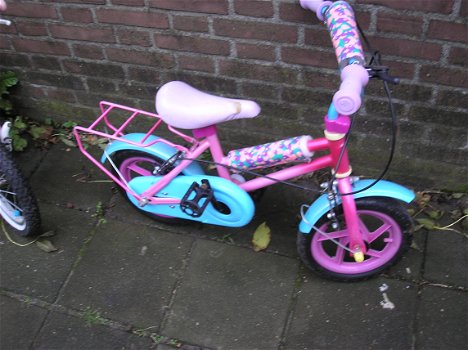 Kinderfietsje met zijwieltjes - fietsje is gebruikt maar kan zeker nog een leerronde mee - 0