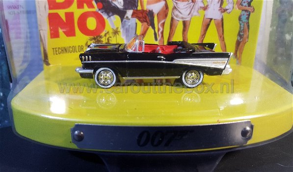 Chevy Bel Air JAMES BOND 1:64 Johnny Lightning - 2