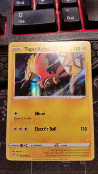 Tapu Koko 061/189 Holo Rare Sword & Shield: Darkness Ablaze - 0