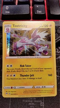 Toxtricity 063/189 Holo Rare Sword & Shield: Darkness Ablaze - 0