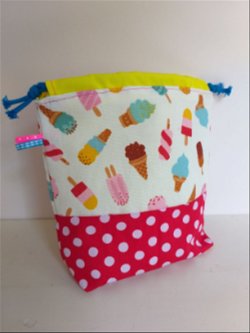 mini haakmandje voor kleine haakwerkjes met vrolijke ijsjes en rood met witte stippen