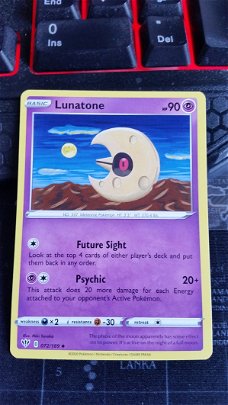  Lunatone  072/189  Uncommon Sword & Shield: Darkness Ablaze