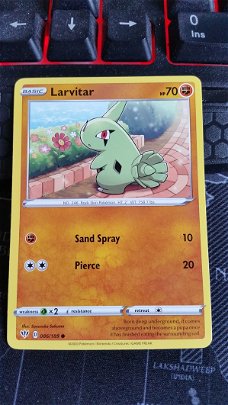  Larvitar  086/189  Common Sword & Shield: Darkness Ablaze