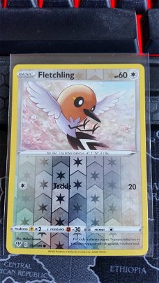 Fletchling  151/189  (reverse) Common Sword & Shield: Darkness Ablaze