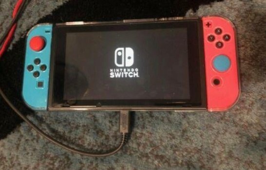 Nintendo switch +2 games - 1