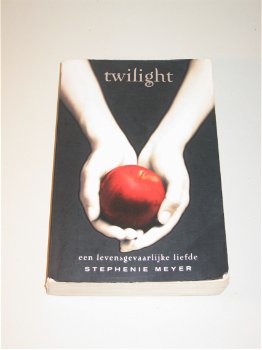 Twilight - Stephenie Meyer - 0