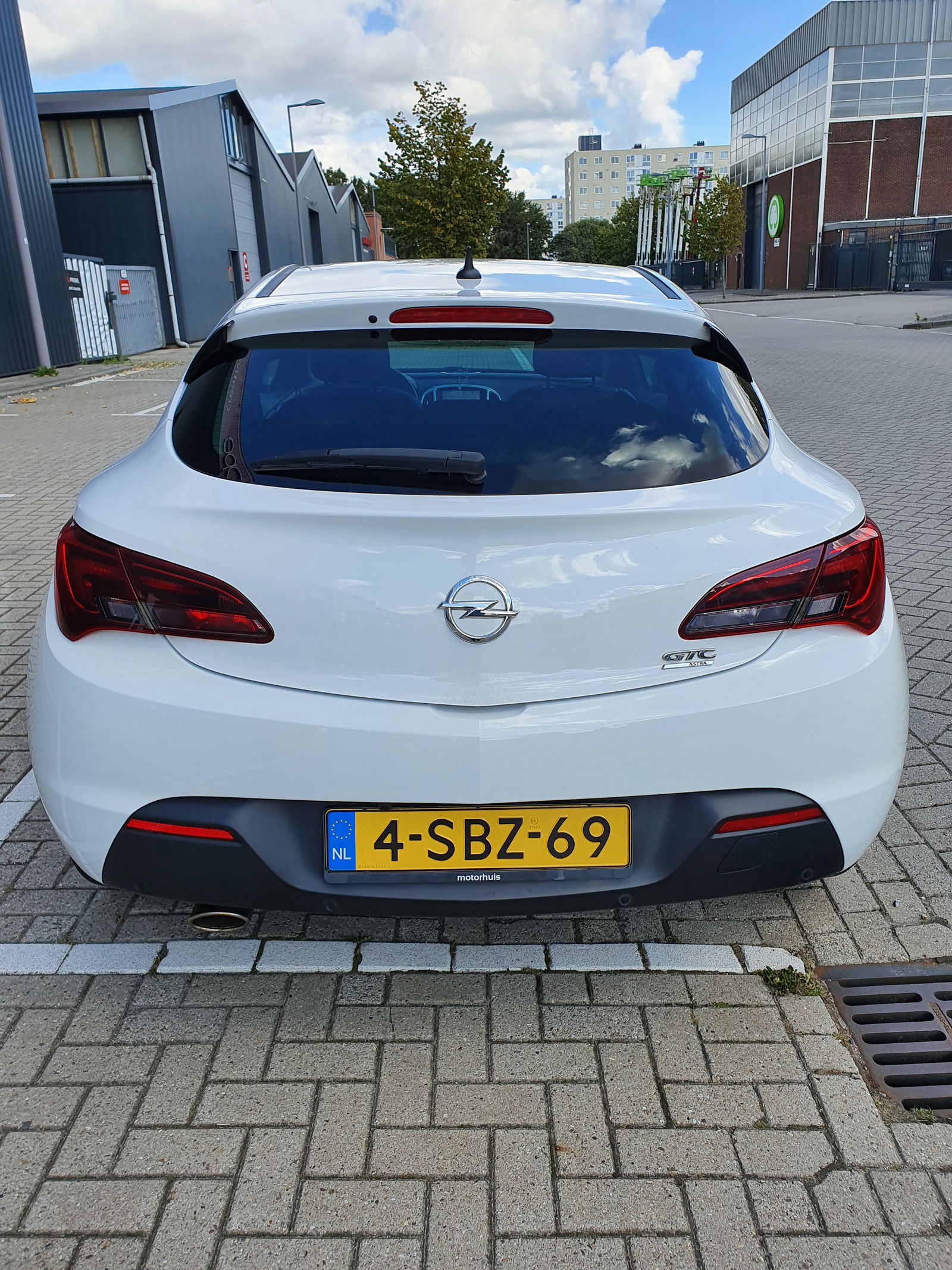 Opel Astra J GTC - Wit - Full Options - Leder - 19 Inch - Afbeelding 6