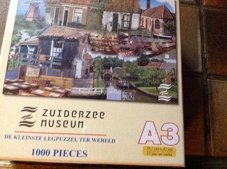 Puzzel , zuiderzeemuseum - 1000 stukjes de kleinste legpuzzel ter wereld - 0