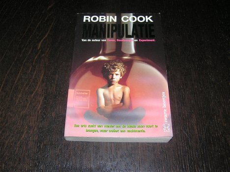 Manipulatie -Robin Cook zwarte beertjes nr. 2420 - 0