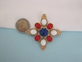 Broche Sarah Coventry goudkleurig rood wit blauw kunststof cabochons 6.3x6.3 cm. - Afbeelding 3