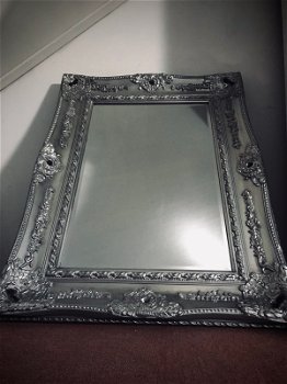 Prachtige sierlijke vintage spiegel, zilverkleurig (AANRADER!) - 0