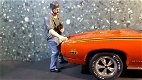 Diorama figuur 1/18 weekend car show figure 7 AD116 - 0 - Thumbnail