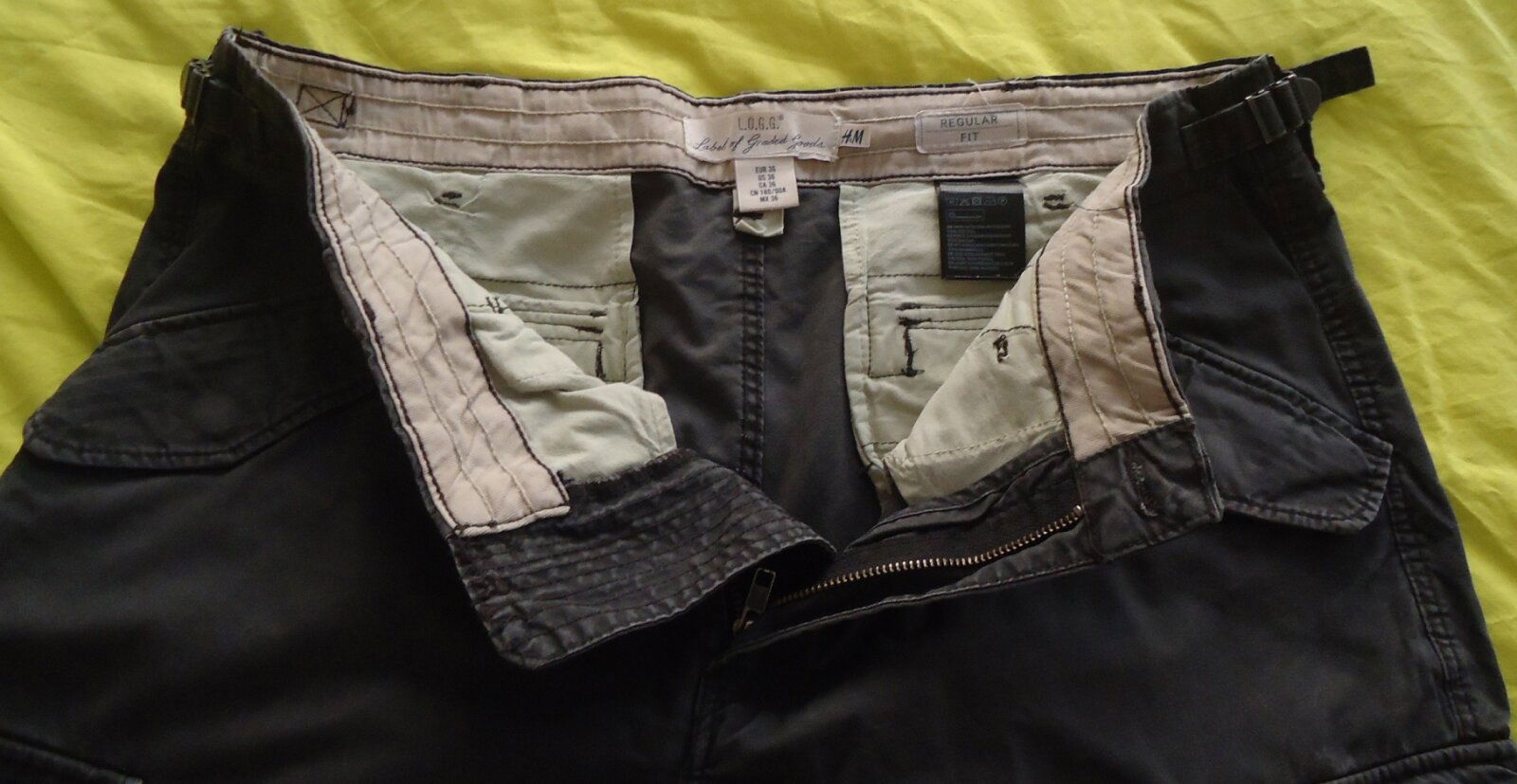 Te koop een grijze utilitybroek van H&M (maat: 36). - Afbeelding 3
