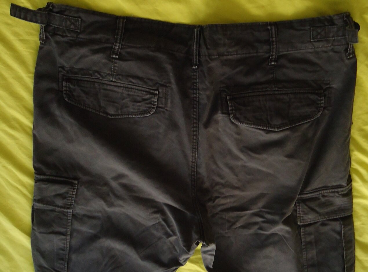 Te koop een grijze utilitybroek van H&M (maat: 36). - Afbeelding 4