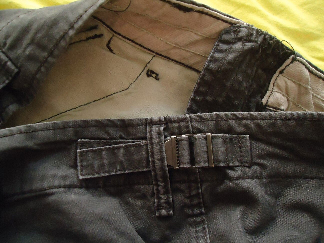 Te koop een grijze utilitybroek van H&M (maat: 36). - Afbeelding 8