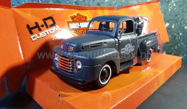 Ford F1 pick up met Harley Davidson MAT GRIJS 1:24 Maisto - 1