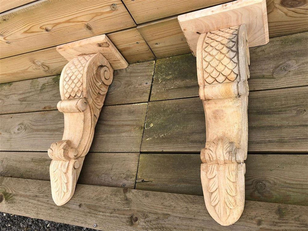 Fraaie set snaks,wandconsole-set gesneden uit hout - nr. 1