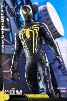 Hot Toys Spider-Man Anti-Ock Suit DX VGM45 - 1