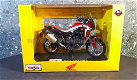 Honda Africa Twin DCT rood 1:18 Maisto - 3 - Thumbnail