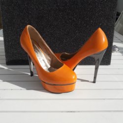 oranje pumps