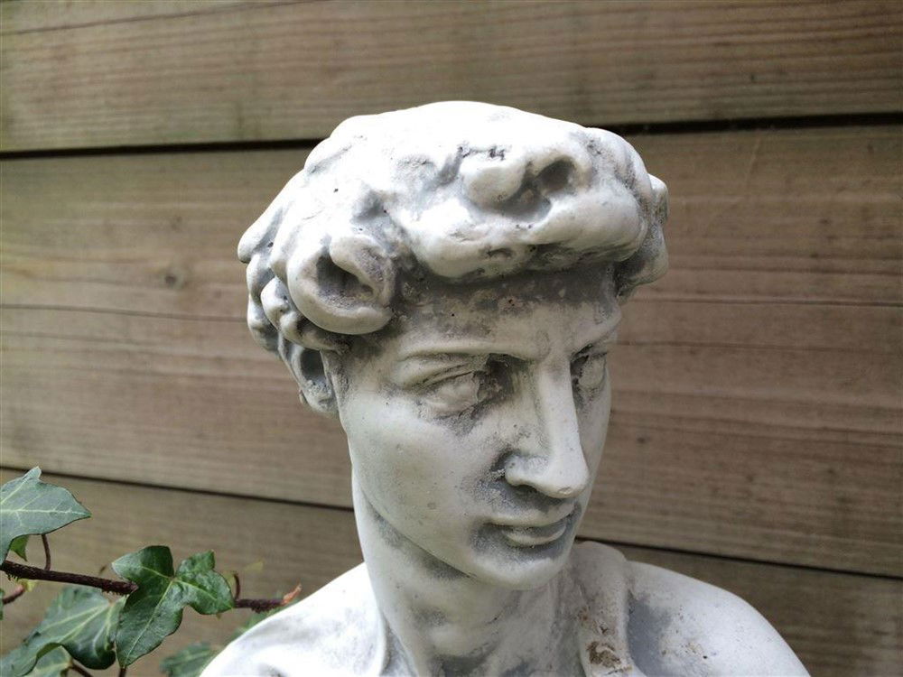 Beeld vol steen van de bijbelse figuur David - Afbeelding 4