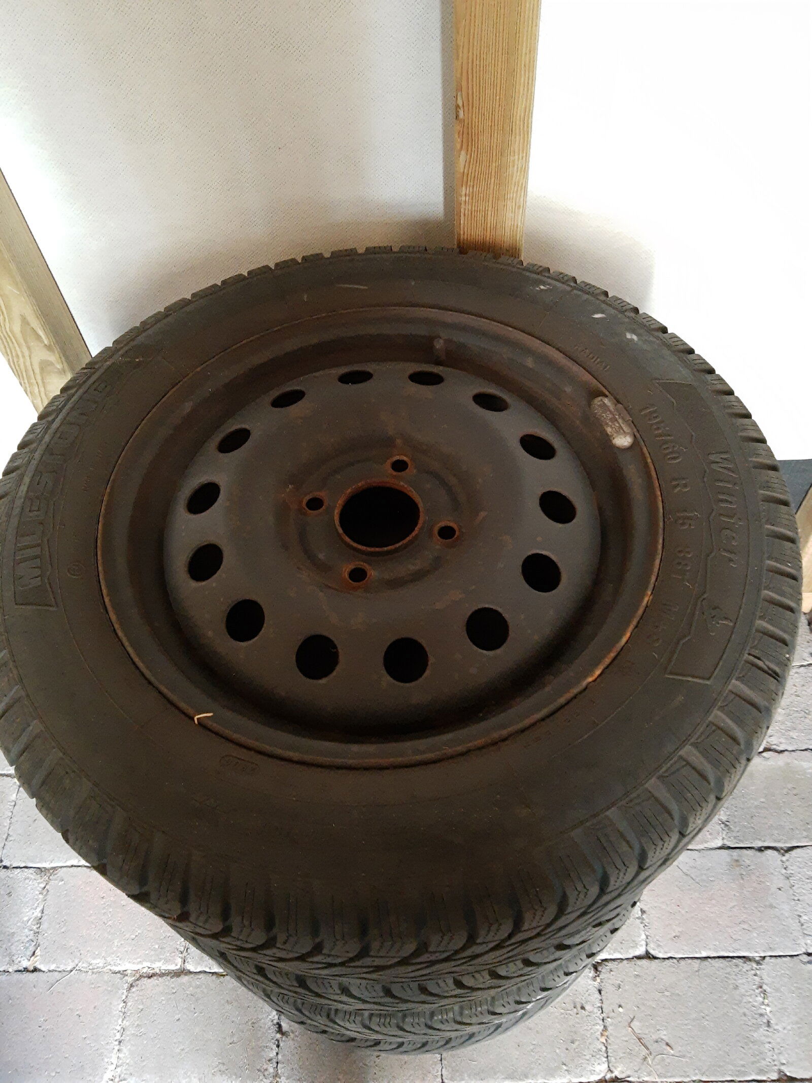 195/60/R15 winterbanden inclusief stalen velgen - Afbeelding 2