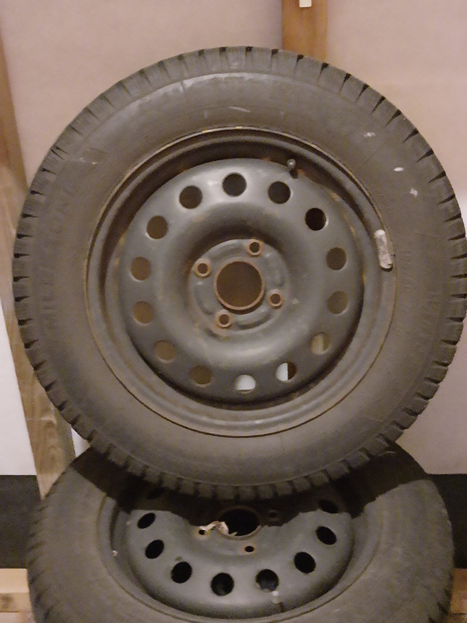 195/60/R15 winterbanden inclusief stalen velgen - Afbeelding 4