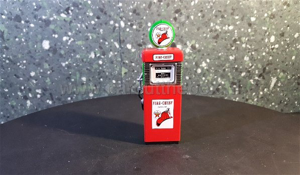 FIRE CHIEF gasoline pump 1:18 Greenlight - 0