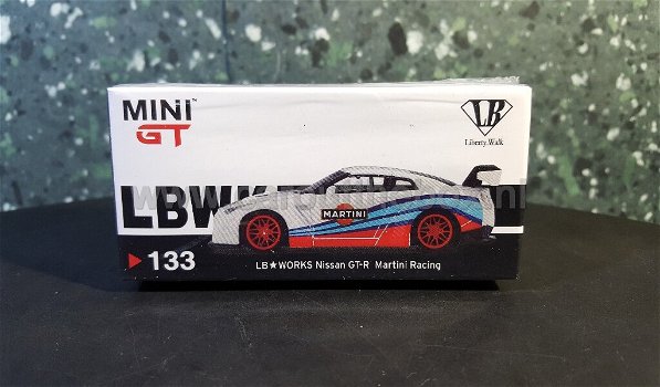 Nissan GT-R MARTINI 1:64 MiniGT - 4