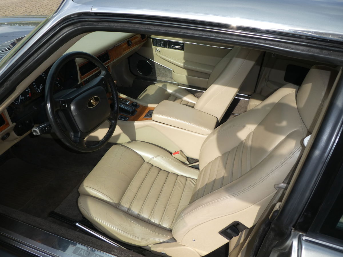 Jaguar XJ-S Coupe 4plaatsen Oldtimer - Afbeelding 3