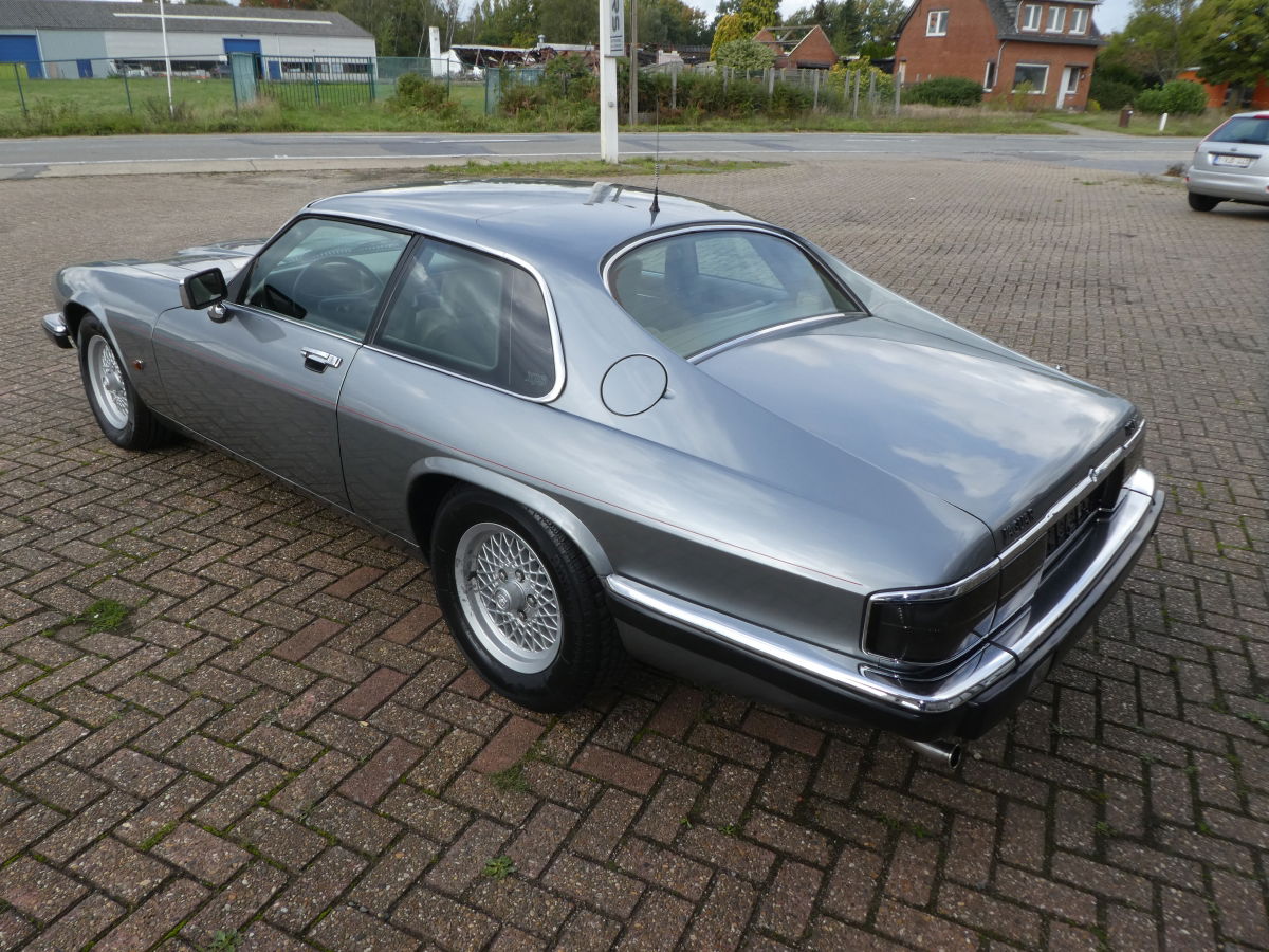 Jaguar XJ-S Coupe 4plaatsen Oldtimer - Afbeelding 4