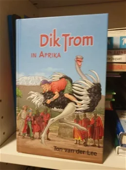 Dik Trom in Afrika Ton van der Lee - 0