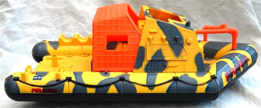 LANARD THE CORPS Vehicle, Mission Boat Yellow Piranha, 1986.(Nr.1) - 3