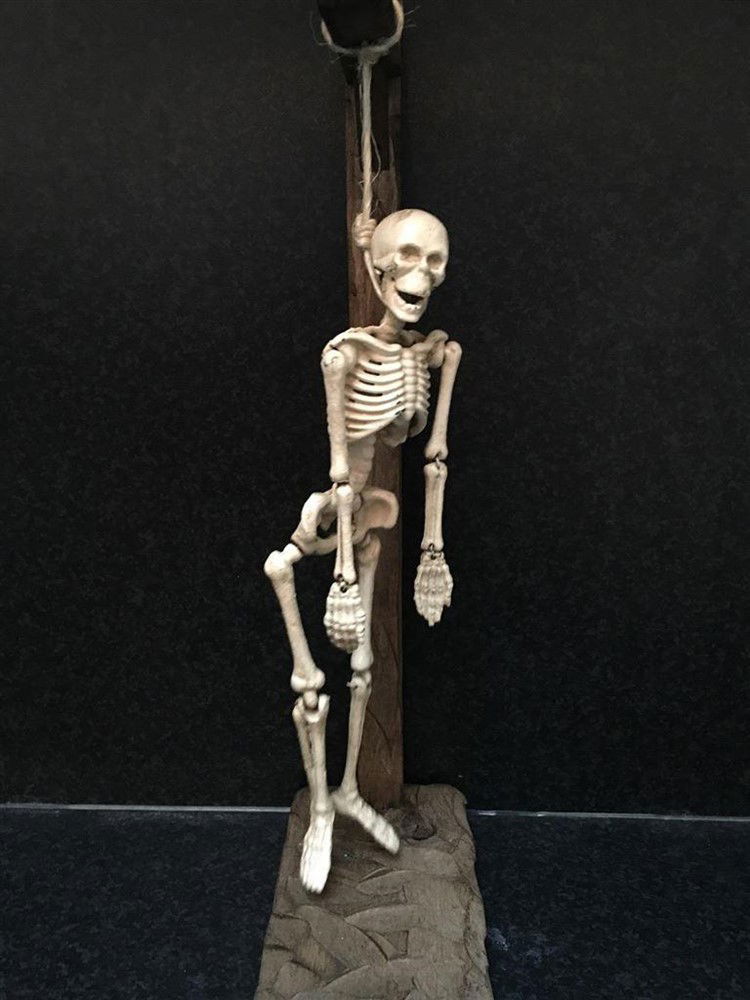 Metalen skelet aan galg-skelet- - nr. 1