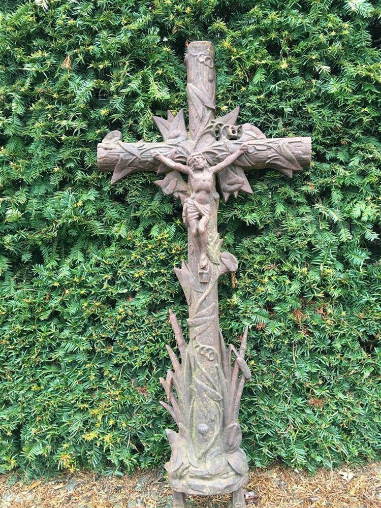 Mooi fors grafkruis, gietijzergraf-kruis - nr. 1