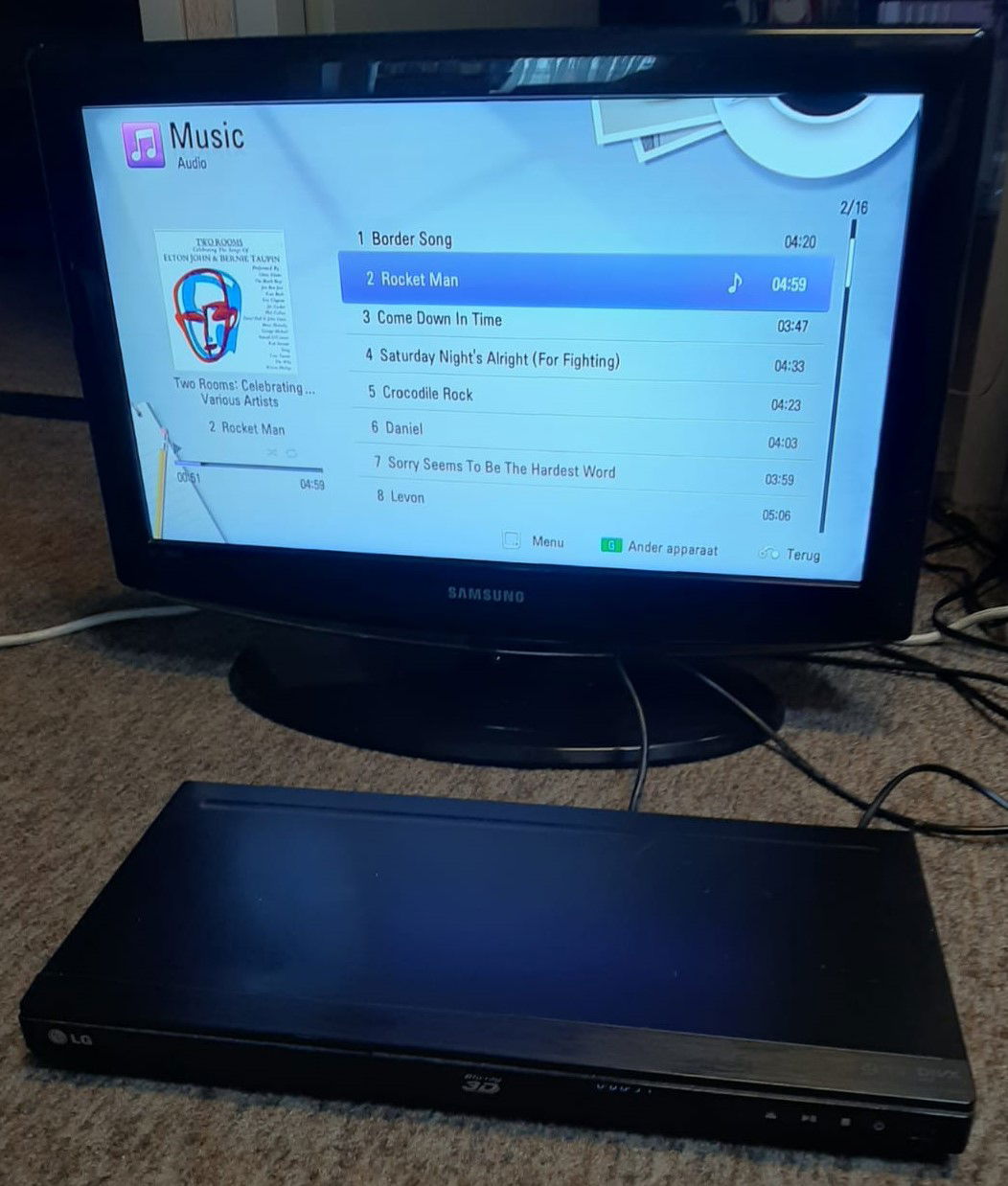 Samsung LE32S81B LCD TV 23 inch en LG BD 670 2D/3D Blu-ray, CD en DVD speler - Afbeelding 2