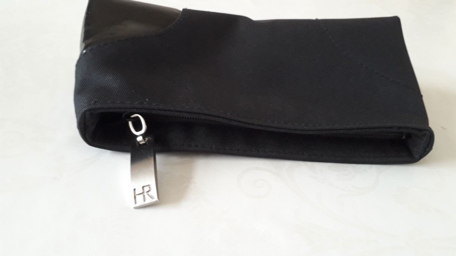 zwart make-up tasje - nr. 1