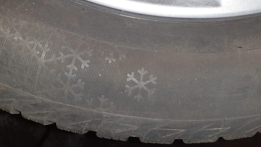4 Vredestein Winterbanden op Interaction lichtmetalen velgen. - Afbeelding 3