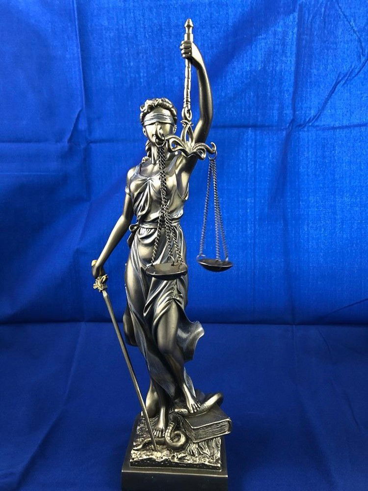 Prachtig beeld van Justitia, brons-look-justitia - beeld - nr. 1