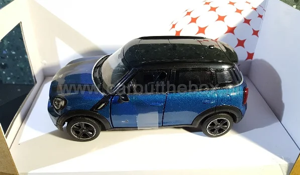 Mini Cooper S Countryman R60 blauw 1:24 Rastar - 1