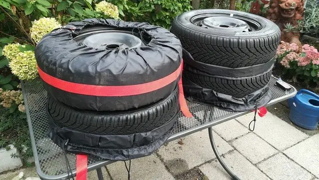 Te Koop 4 stuks Continental winterbanden op stalen velg. - nr. 1