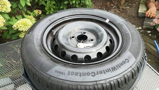 Te Koop 4 stuks Continental winterbanden op stalen velg. - Afbeelding 6