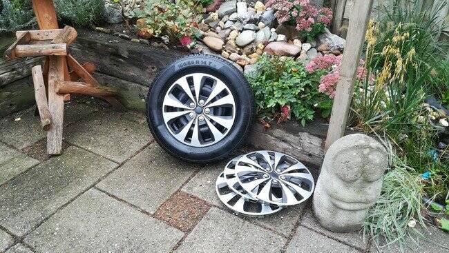 Te Koop 4 stuks Continental winterbanden op stalen velg. - Afbeelding 8