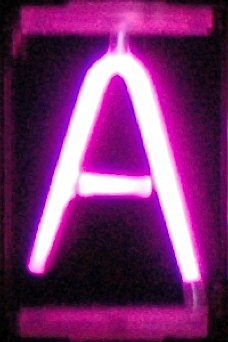 neonverlichting letter A roze
